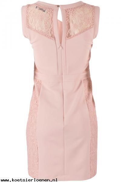 Roze jurk met kant roze-jurk-met-kant-14_11