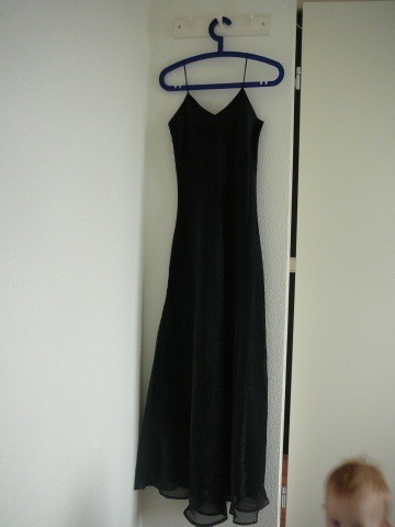 Zwart jurkje met spaghettibandjes zwart-jurkje-met-spaghettibandjes-93_15