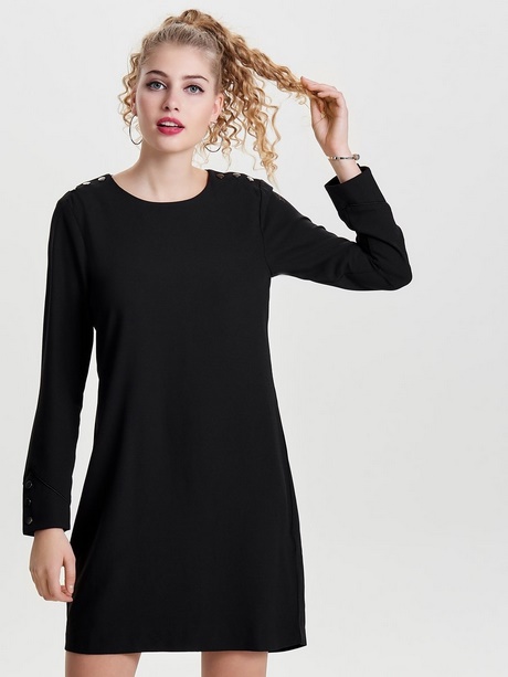 Korte zwarte jurk met lange mouwen korte-zwarte-jurk-met-lange-mouwen-54_17