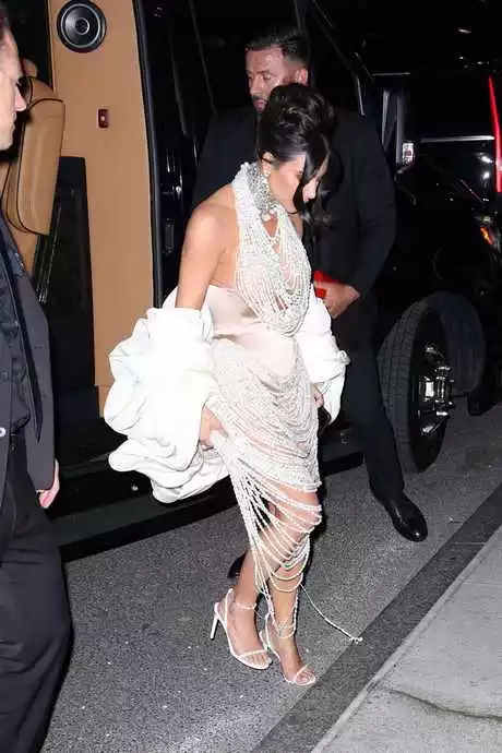 Kim kardashian Met gala 2023 jurk kim-kardashian-met-gala-2023-jurk-92_10-3