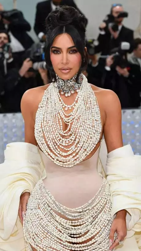Kim kardashian Met gala 2023 kim-kardashian-met-gala-2023-64_13-6