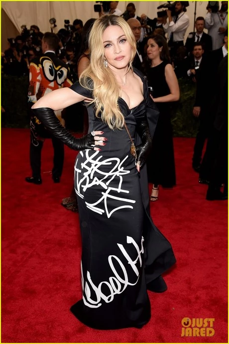 Madonna 2023 met gala jurk madonna-2023-met-gala-jurk-87_9-15
