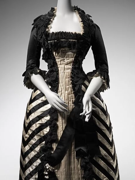 Moderne Victoriaanse jurken 2023 moderne-victoriaanse-jurken-2023-50_7-15