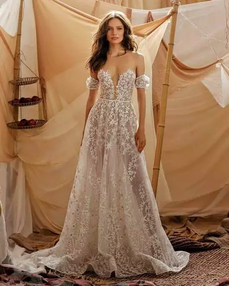 Mooie jurken om te dragen naar een bruiloft 2023 mooie-jurken-om-te-dragen-naar-een-bruiloft-2023-96_11-3