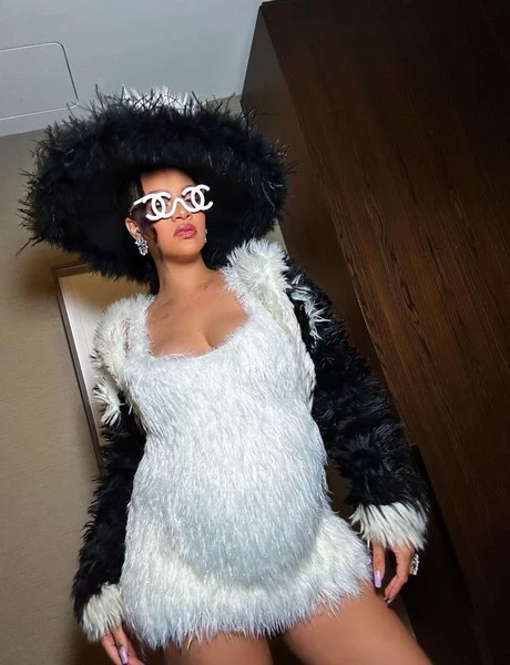 Rihanna 2023 jurk rihanna-2023-jurk-46-2