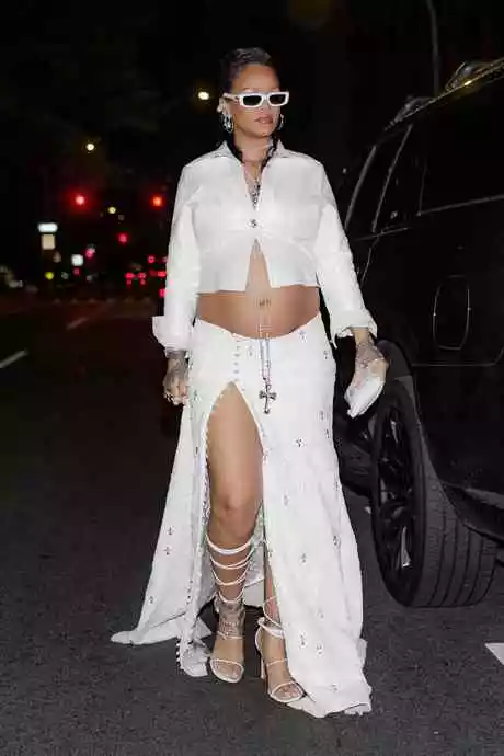 Rihanna 2023 met gala jurk rihanna-2023-met-gala-jurk-04_12-5