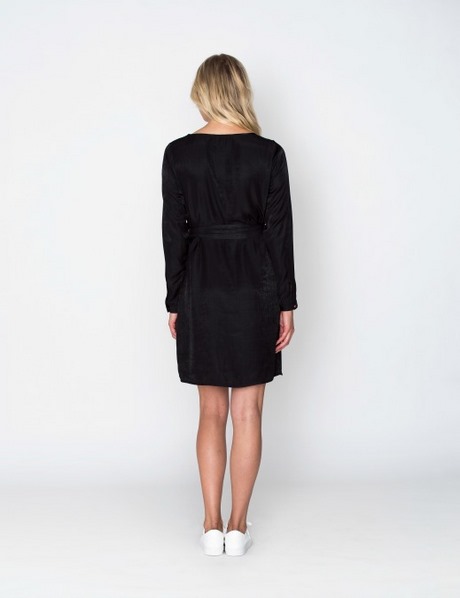Simpele zwarte jurk simpele-zwarte-jurk-28_11