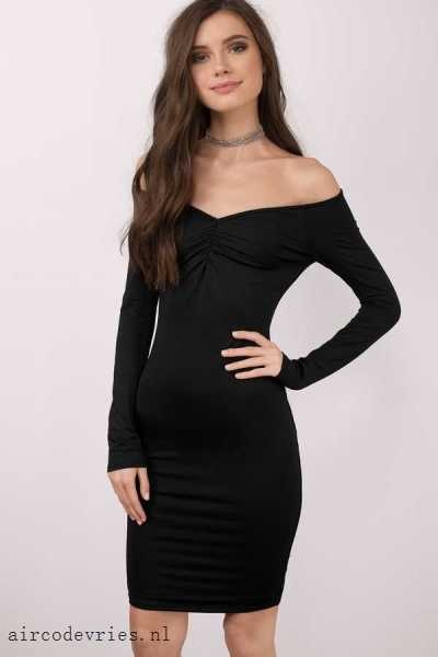 Korte zwarte jurk met lange mouwen korte-zwarte-jurk-met-lange-mouwen-54_9