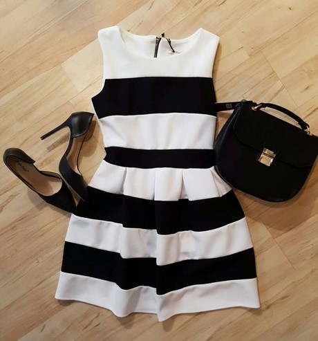 Zwart met wit gestreepte jurk zwart-met-wit-gestreepte-jurk-44_17