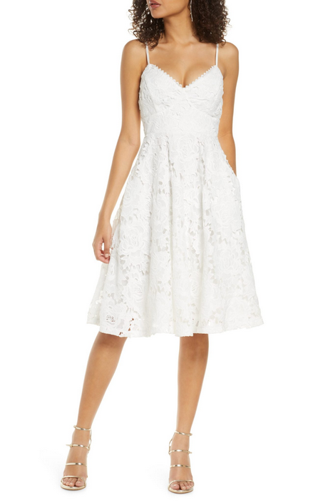 Pasvorm en flare witte jurk pasvorm-en-flare-witte-jurk-42