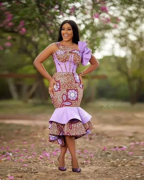 Afrikaanse lange jurken ontwerpen 2023 afrikaanse-lange-jurken-ontwerpen-2023-37_5-14