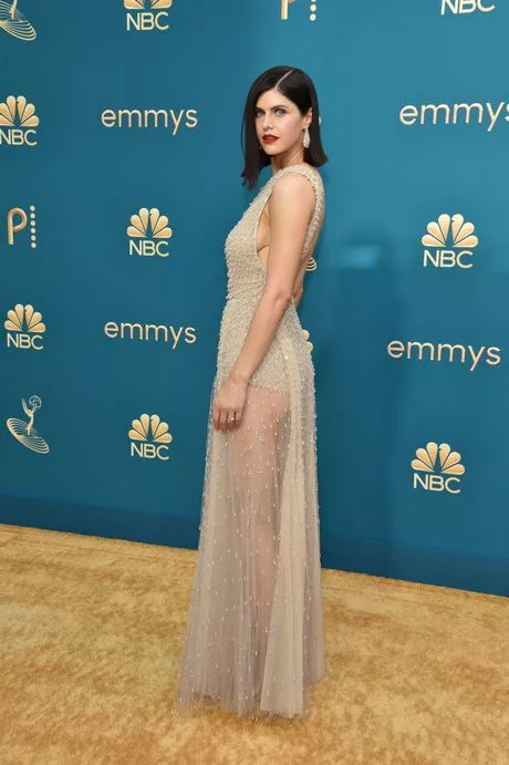 Emmy outfits 2023 emmy-outfits-2023-03_5-13