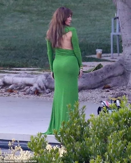 Jennifer lopez groene jurk 2023 jennifer-lopez-groene-jurk-2023-63_7-14