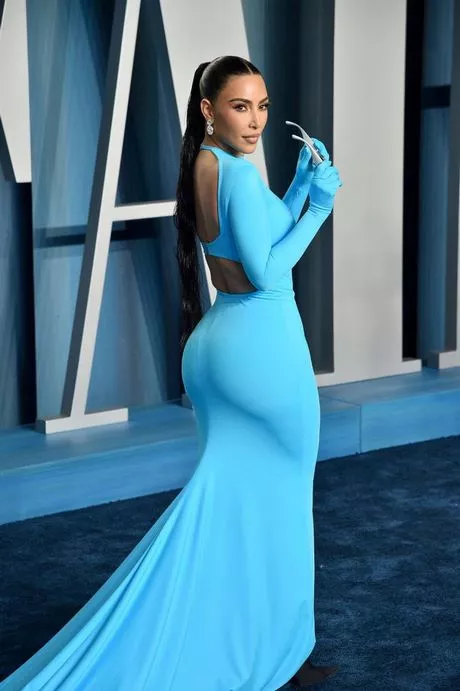 Kim kardashian jurk 2023 kim-kardashian-jurk-2023-84_16-10