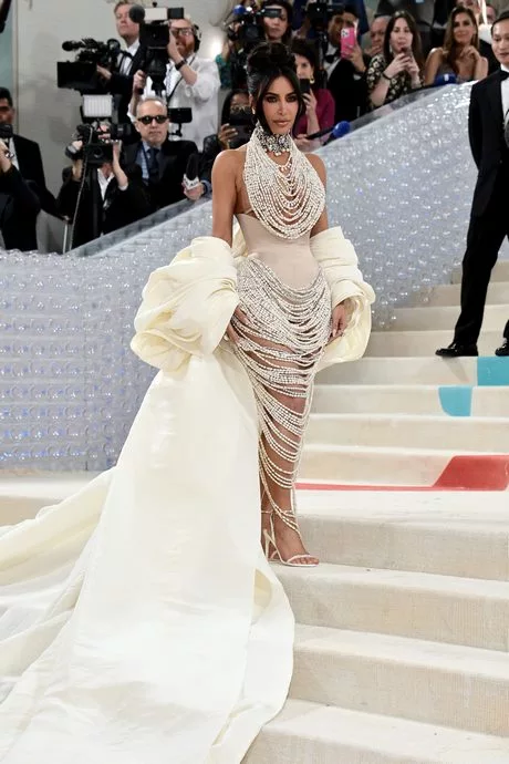 Kim kardashian jurken 2023 kim-kardashian-jurken-2023-17_11-4