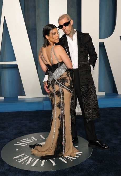 Kim kardashian oscar jurk 2023 kim-kardashian-oscar-jurk-2023-80_11-3