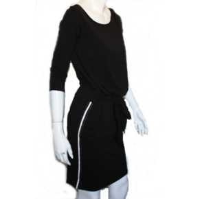 Zwarte jurk met witte streep zwarte-jurk-met-witte-streep-15_11