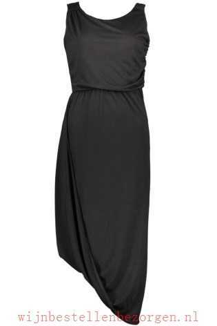 Klassiek zwart jurkje klassiek-zwart-jurkje-50