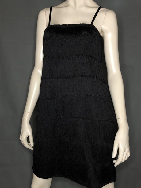 Zwarte jurk met spaghettibandjes zwarte-jurk-met-spaghettibandjes-04_4