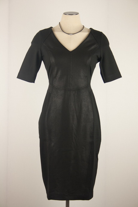 Zwarte jurk met korte mouw zwarte-jurk-met-korte-mouw-13_19
